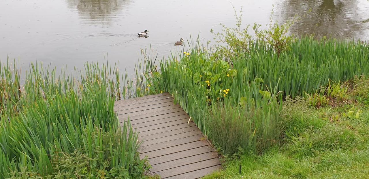 Lakeside Cotswold Holiday Home Cirencester Exterior foto