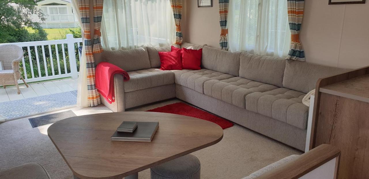 Lakeside Cotswold Holiday Home Cirencester Exterior foto