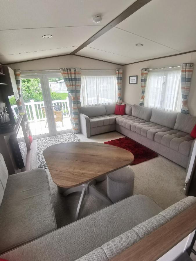 Lakeside Cotswold Holiday Home Cirencester Exterior foto
