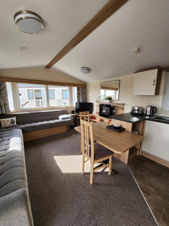 Lakeside Cotswold Holiday Home Cirencester Exterior foto
