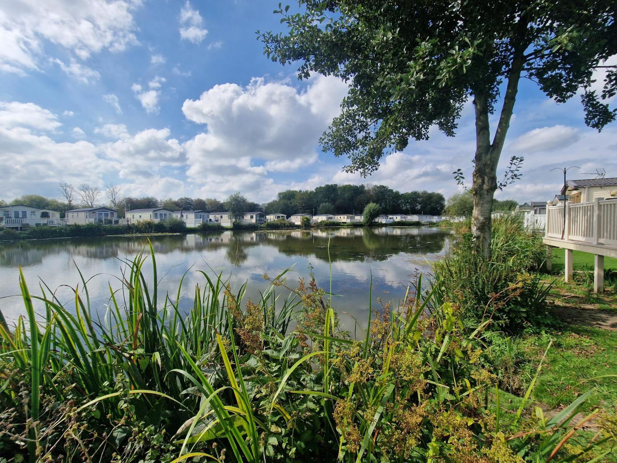 Lakeside Cotswold Holiday Home Cirencester Exterior foto